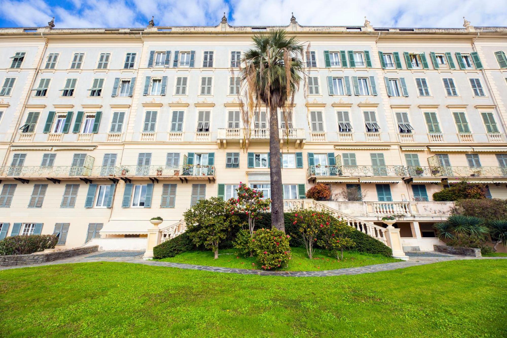 Casaviva - Elegant Bilo With Shared Pool In Nervi