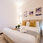 Casaviva - Elegant Bilo With Shared Pool In Genova Nervi