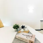 Casaviva - Elegant Bilo With Shared Pool In Genova Nervi