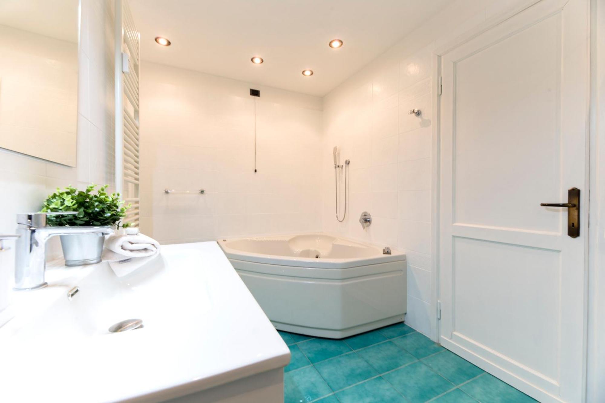 Casaviva - Elegant Bilo With Shared Pool In Nervi Génova